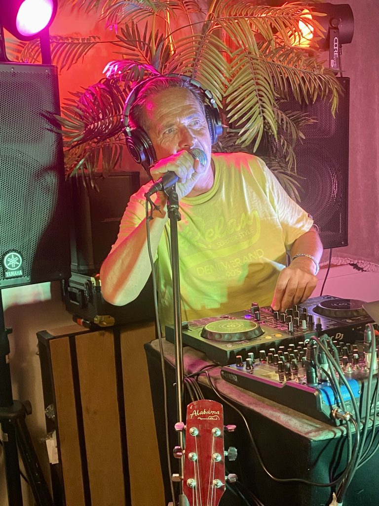 DJ HenThom Blind Test Animation